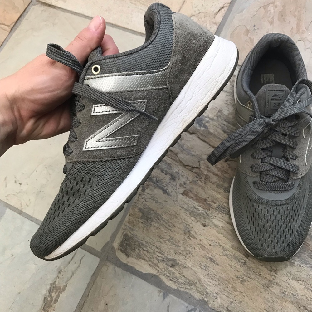 New Balance Woman Sneakers - Size 7.5